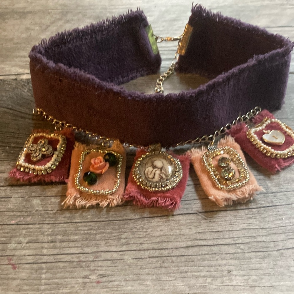 Hand Crafted Purple and Pink Choker Necklace - Picture 4 of 5